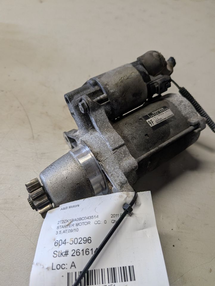 Starter Motor from a 2011 Lexus RX350, photo 1