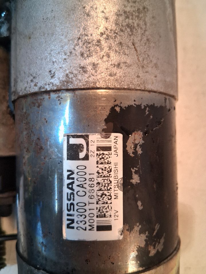 Starter Motor from a 2003 Nissan Murano, photo 2