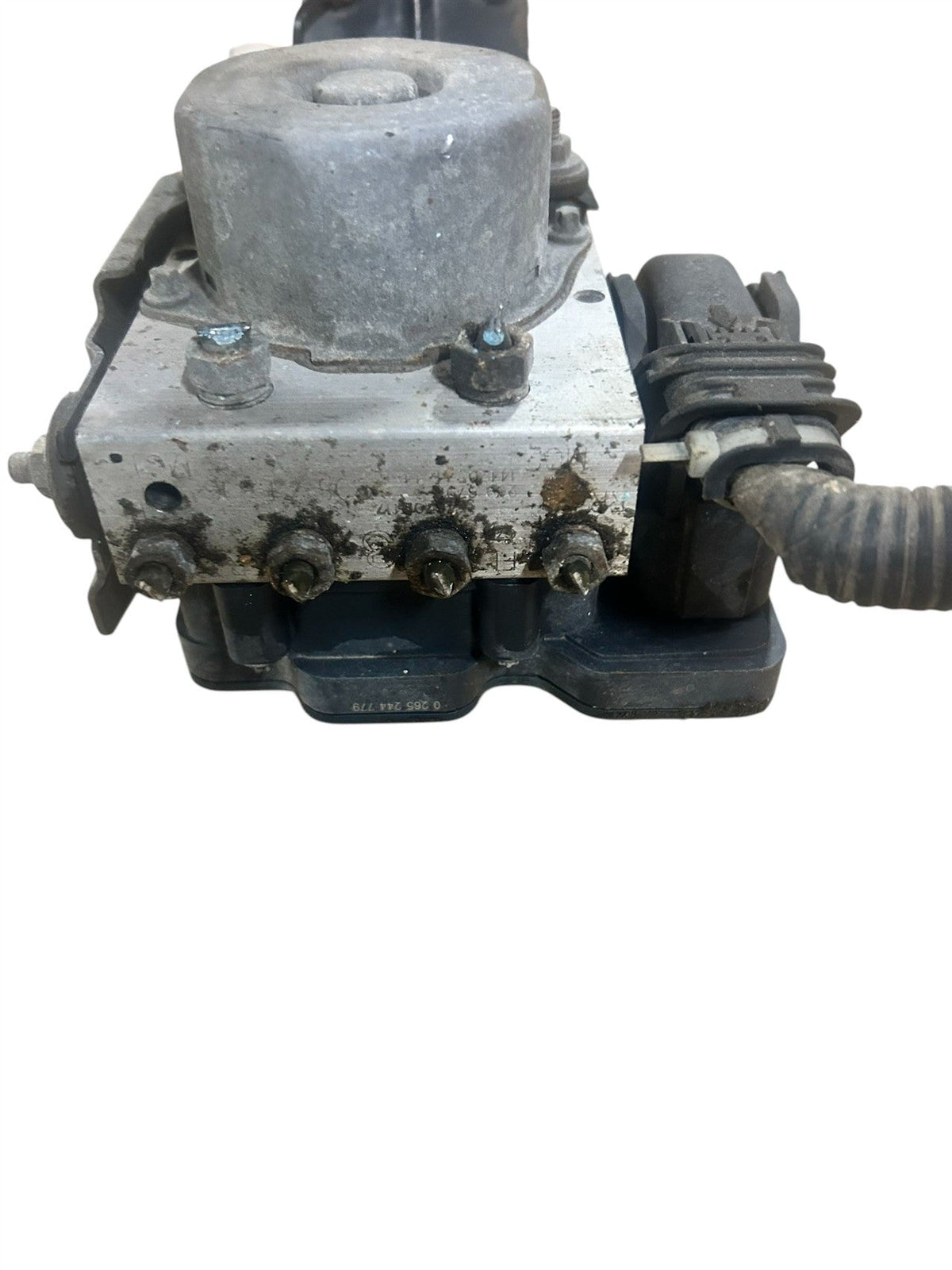 ABS Pump Module from a 2015 Mitsubishi Mirage, photo 3