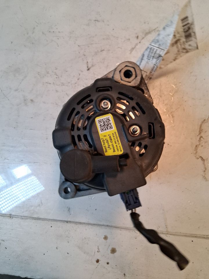 Alternator from a 2009 Honda Accord, photo 4