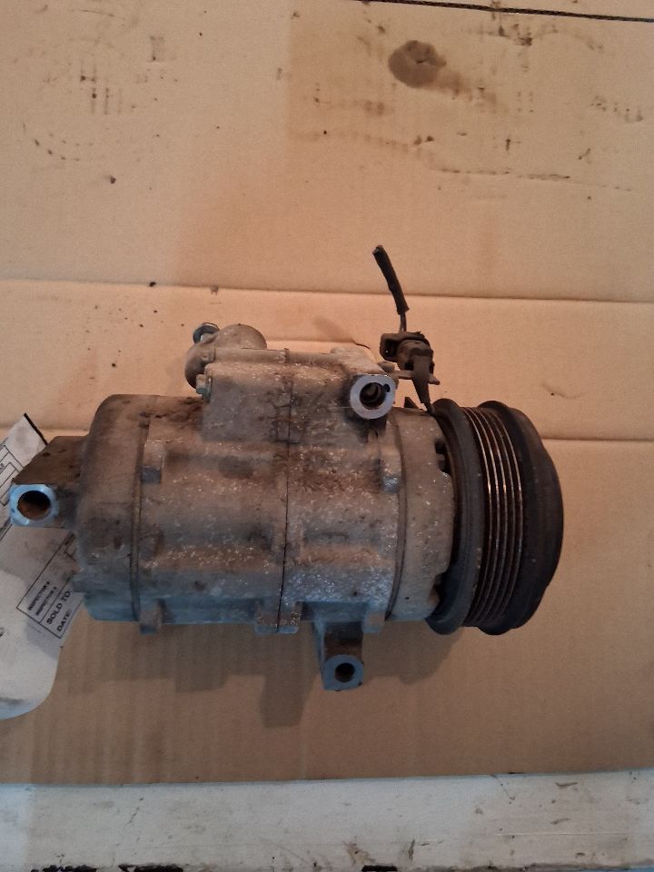 AC Compressor from a 2008 Ford Taurus X, photo 2
