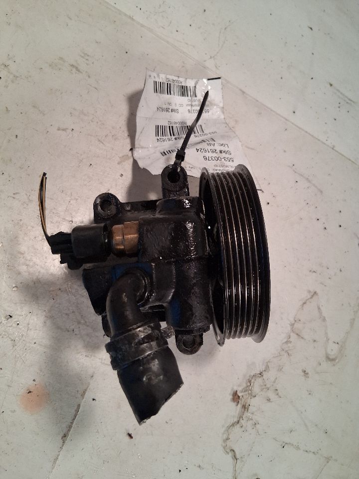 Power Steering Pump from a 2001 Ford Focus, photo 3