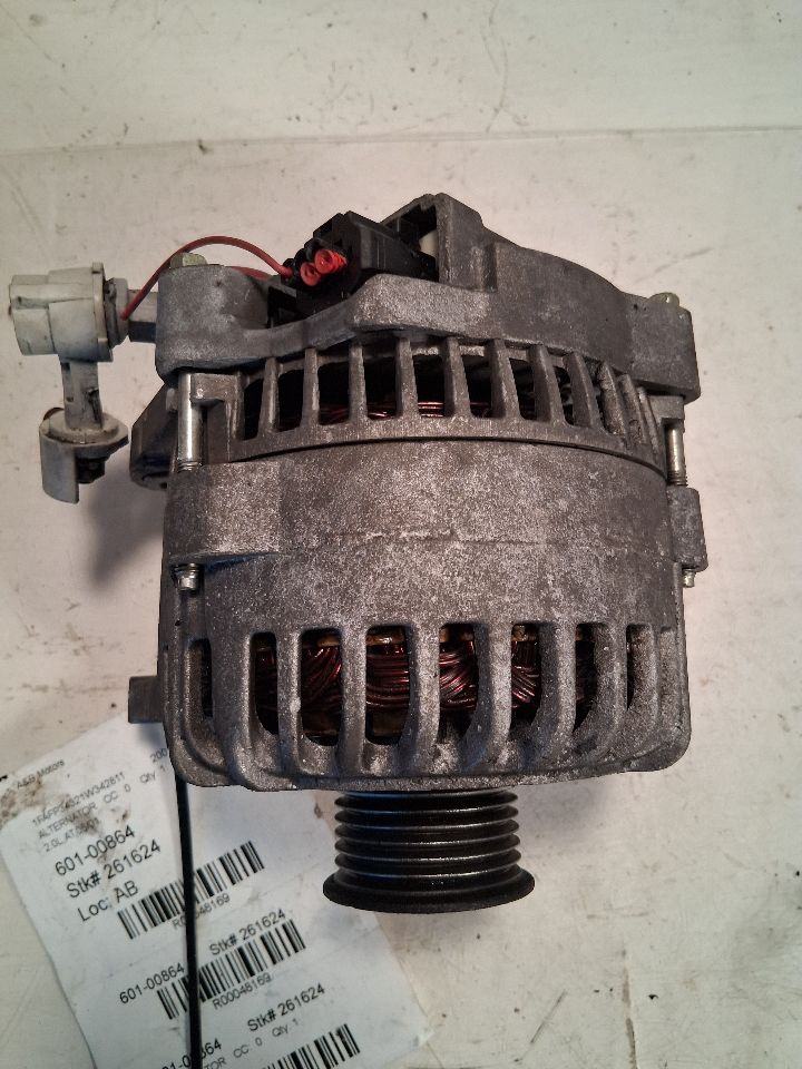 Alternator from a 2001 Ford Focus, photo 2