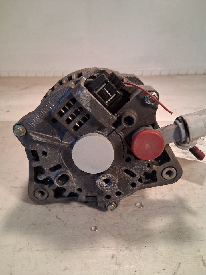 Alternator from a 2001 Ford Focus, photo 3