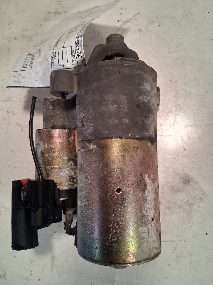 Starter Motor from a 2001 Ford Focus, photo 3