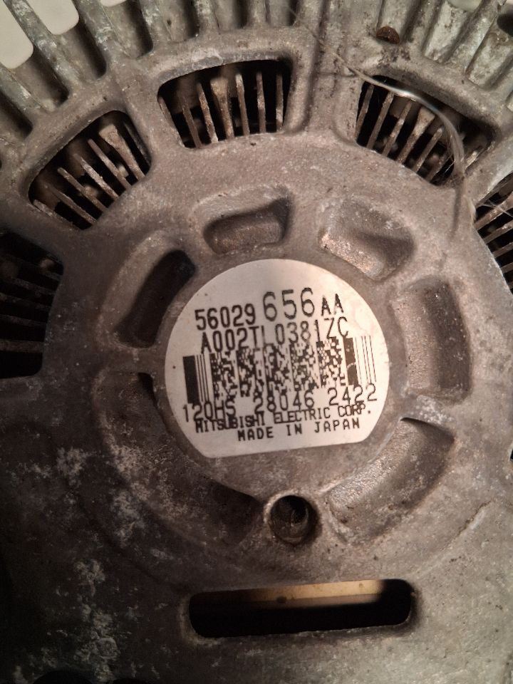 Alternator from a 2012 Nissan Versa, photo 3
