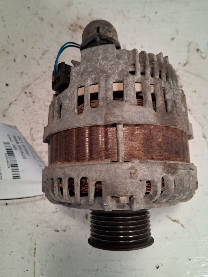 Alternator from a 2012 Nissan Versa, photo 5