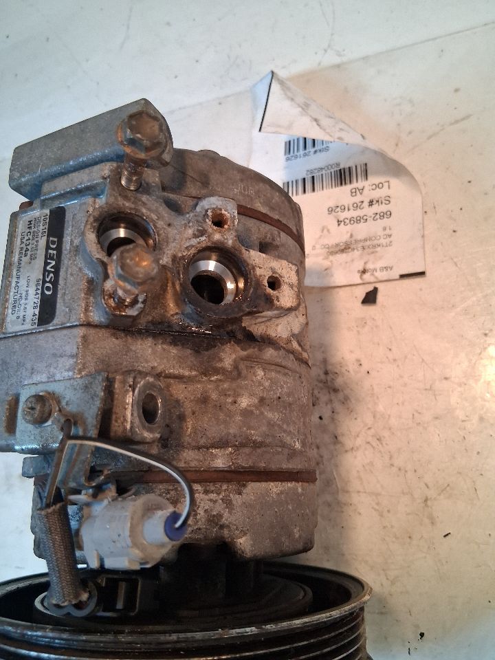 AC Compressor from a 2004 Toyota Matrix, photo 5
