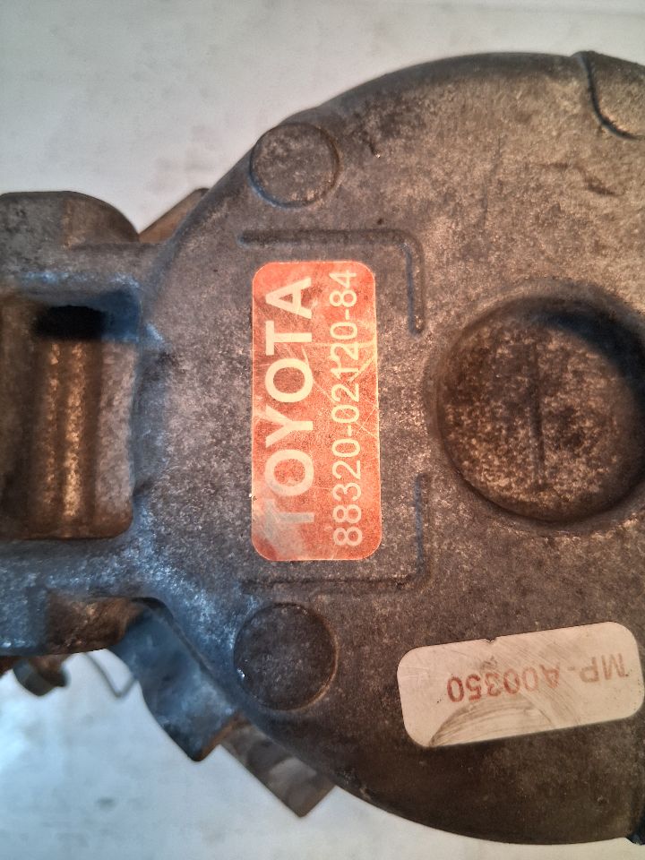 AC Compressor from a 2004 Toyota Matrix, photo 7