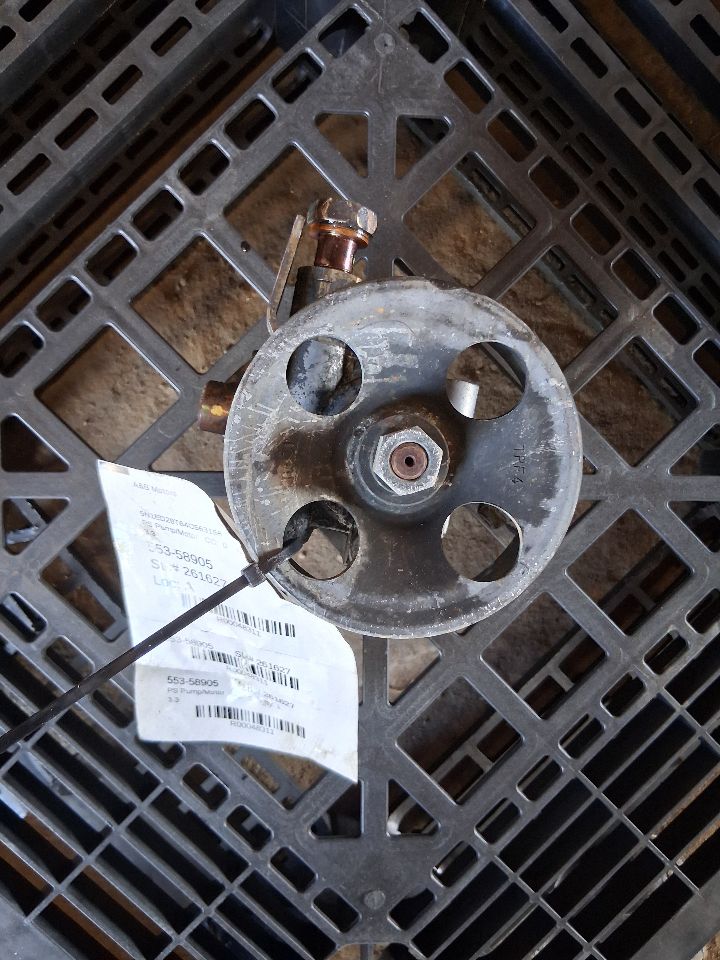 Power Steering Pump from a 2004 Nissan Xterra, photo 1