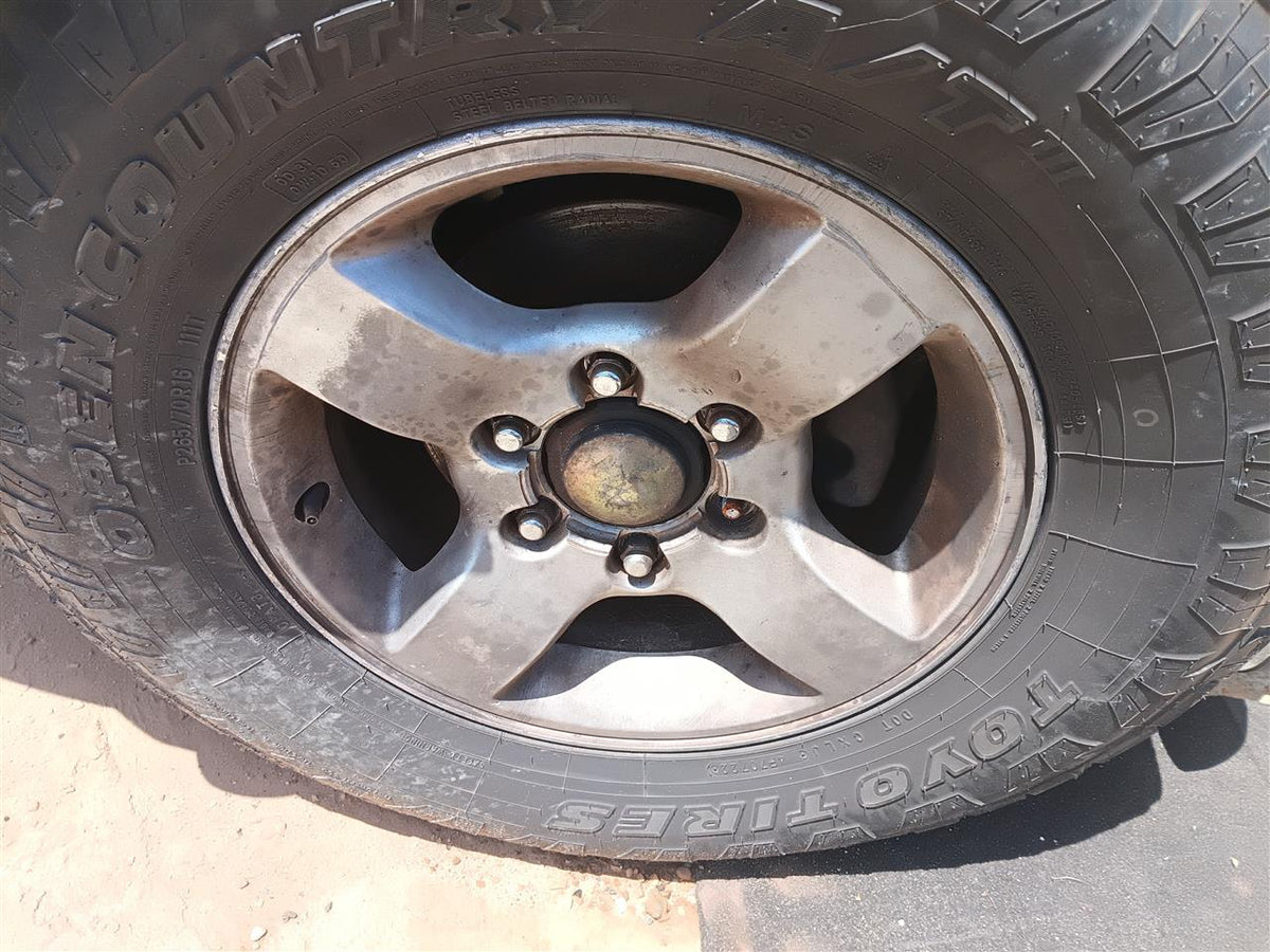 Wheel from a 2004 Nissan Xterra, photo 1