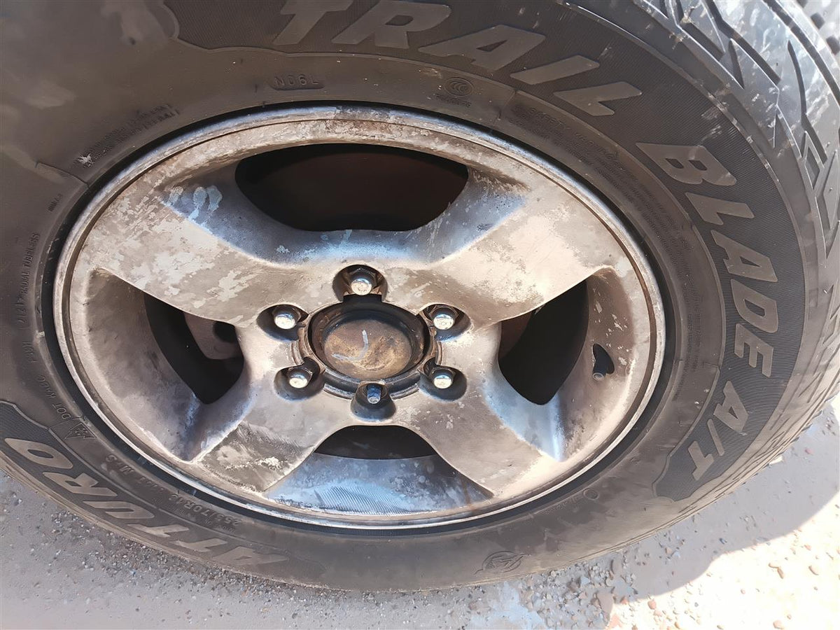 Wheel from a 2004 Nissan Xterra, photo 1