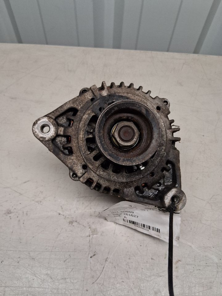 Alternator from a 2004 Nissan Xterra, photo 1
