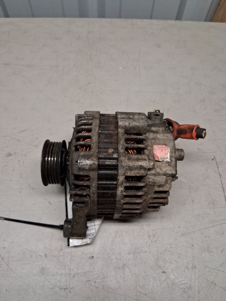 Alternator from a 2004 Nissan Xterra, photo 3