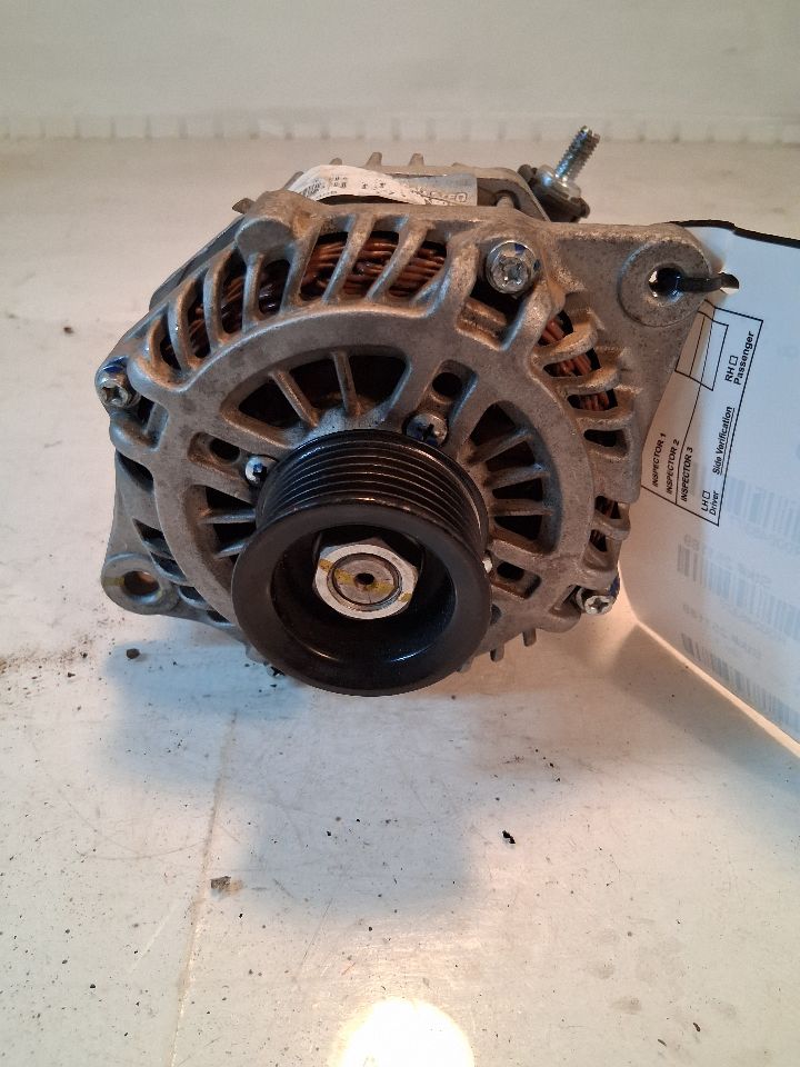 Alternator from a 2019 Nissan Pathfinder, photo 1