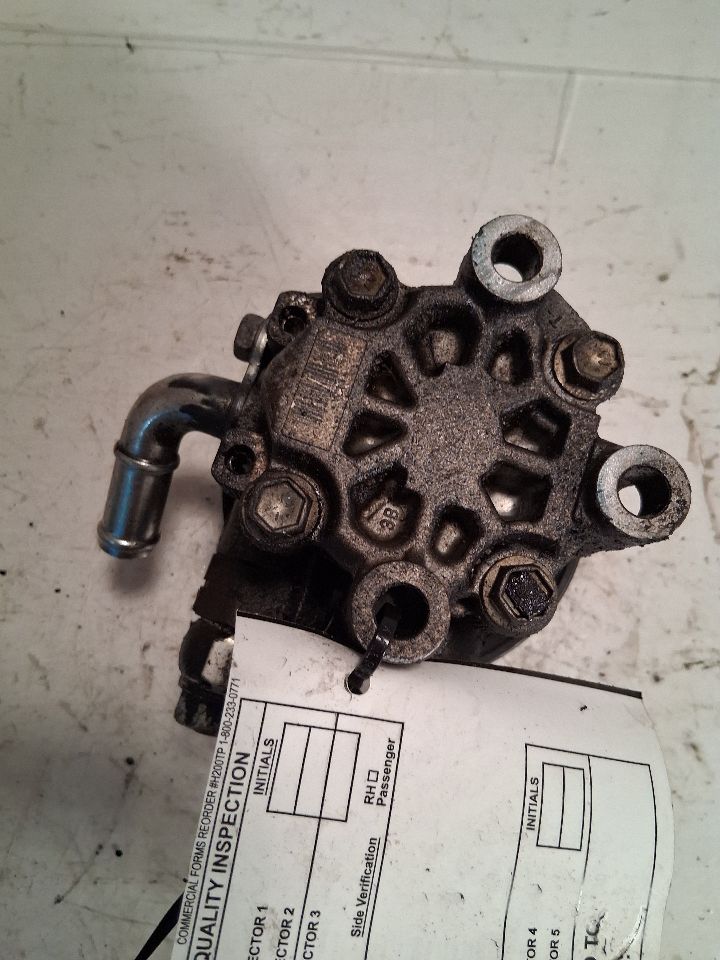 Power Steering Pump from a 2007 Toyota, photo 3