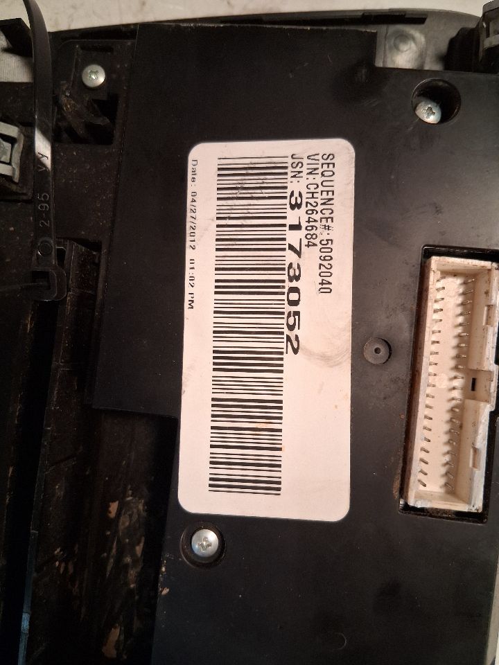 Climate Control Panel from a 2012 Dodge Charger, photo 3