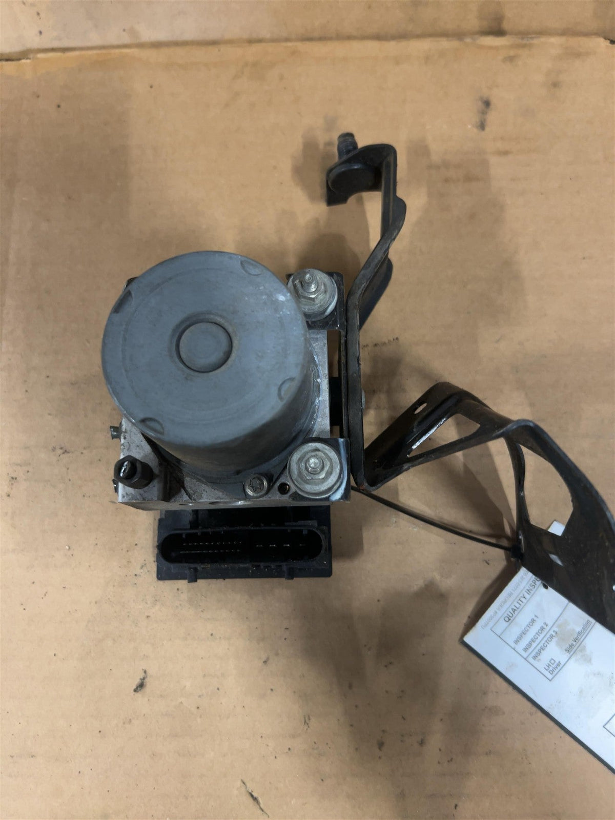 ABS Pump Module from a 2006 Subaru Forester, photo 1