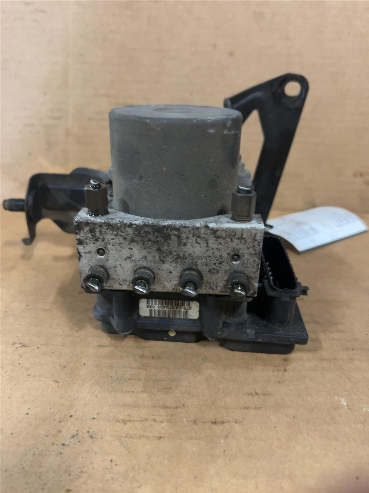 ABS Pump Module from a 2006 Subaru Forester, photo 3