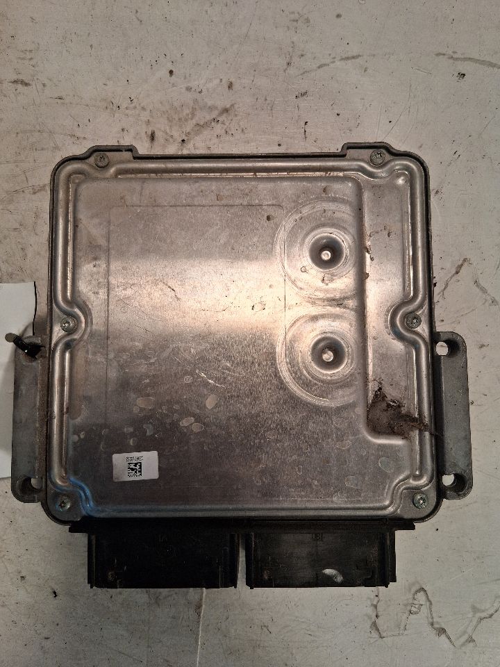 Engine Control Module (ECM/PCM) from a 2016 Ford Fusion, photo 2