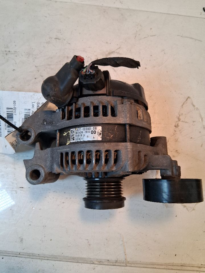 Alternator from a 2016 Ford Fusion, photo 1