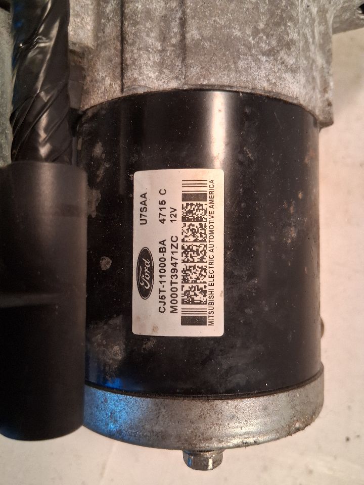 Starter Motor from a 2016 Ford Fusion, photo 3