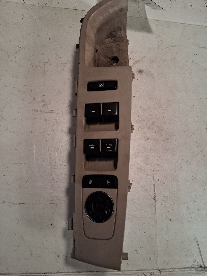 Window Master Switch from a 2016 Hyundai Sonata, left side, photo 2