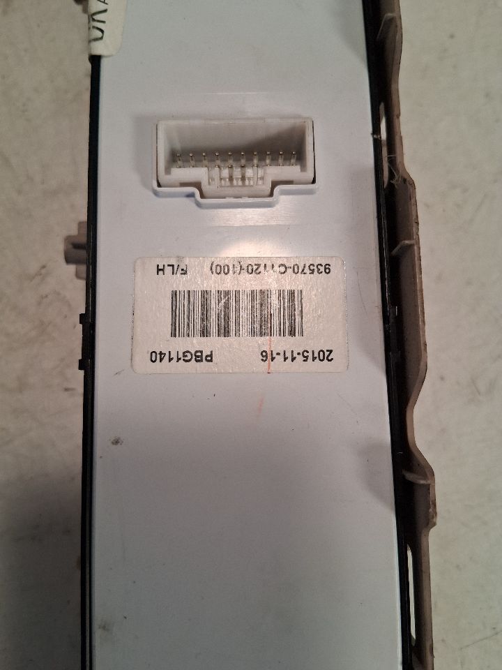 Window Master Switch from a 2016 Hyundai Sonata, left side, photo 5