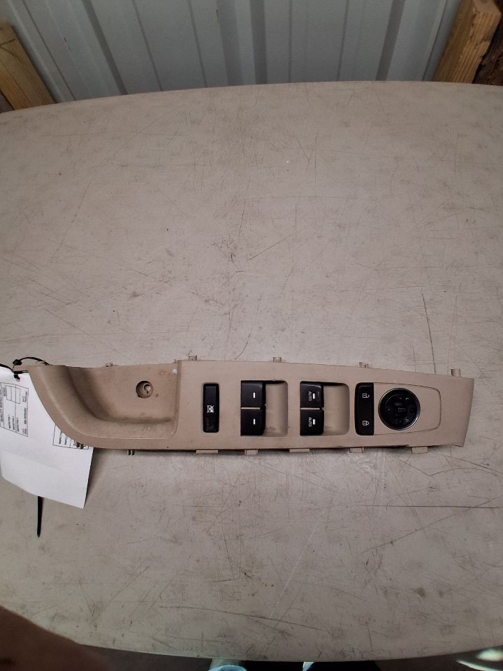 Window Master Switch from a 2016 Hyundai Sonata, left side, photo 7