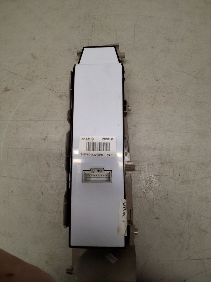 Window Master Switch from a 2016 Hyundai Sonata, left side, photo 8