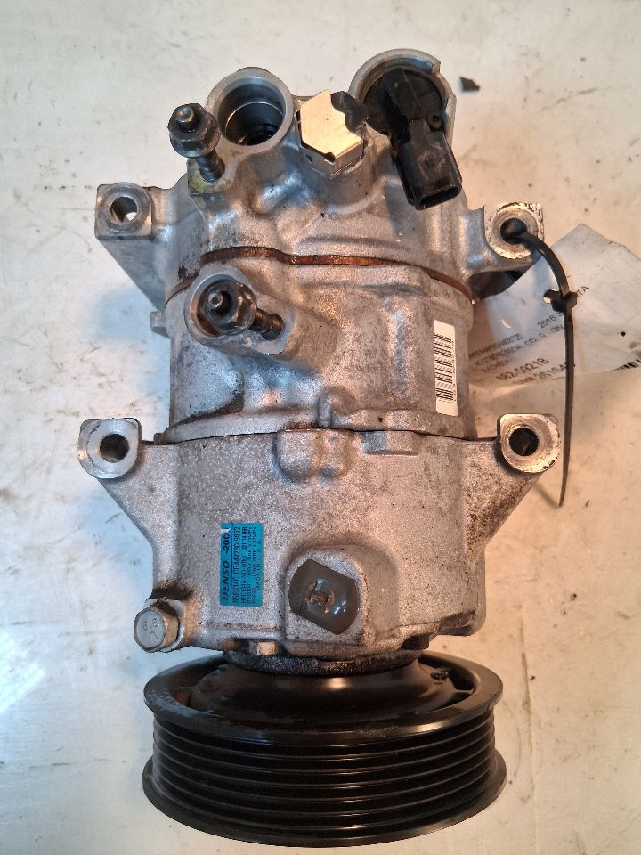 AC Compressor from a 2016 Hyundai Sonata, photo 1