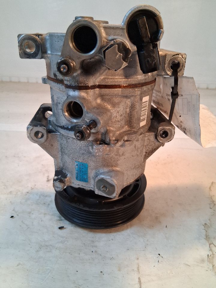 AC Compressor from a 2016 Hyundai Sonata, photo 3