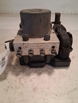 ABS Pump Module from a 2014 Toyota Camry, photo 1