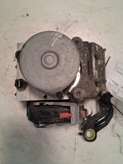 ABS Pump Module from a 2017 Hyundai Sonata, photo 1