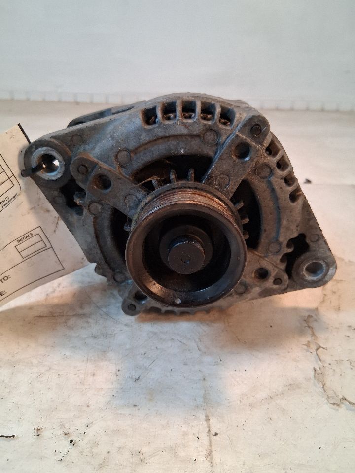 Alternator from a 2017 Hyundai Sonata, photo 1