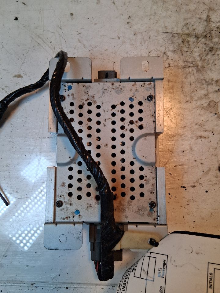 Radio Amplifier from a 2007 Ford, photo 2