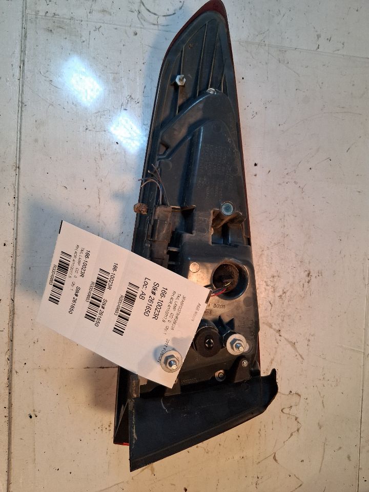 Tail Light from a 2017 Ford Fusion, right side, photo 4