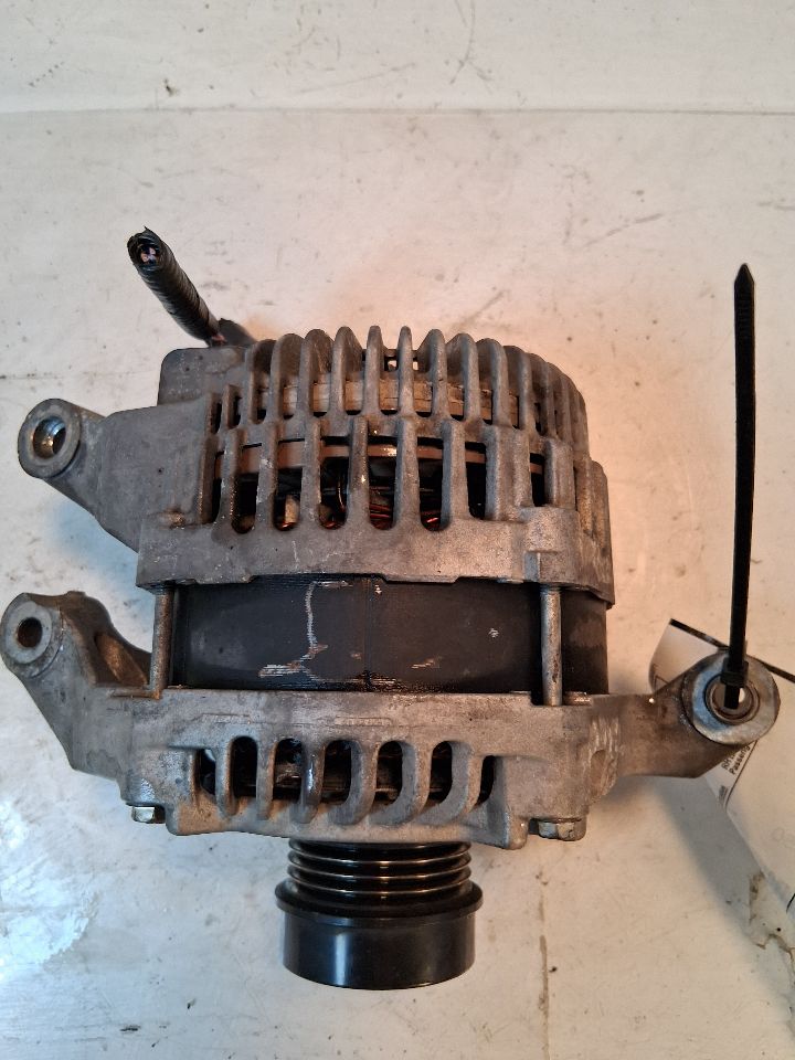 Starter Motor from a 2017 Ford Fusion, photo 2