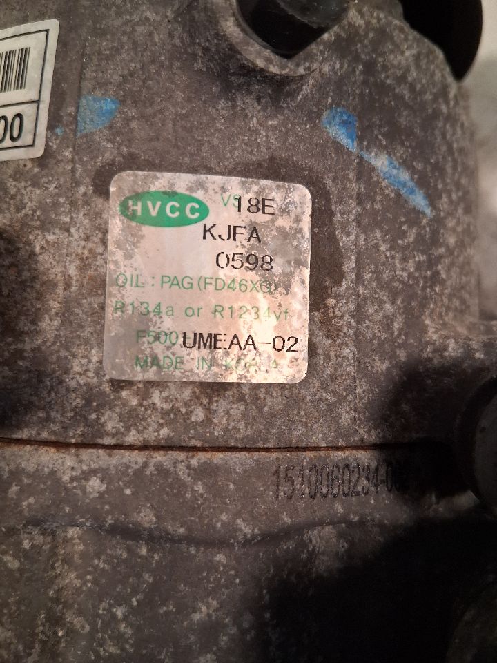 AC Compressor from a 2016 Kia Sorento, photo 3