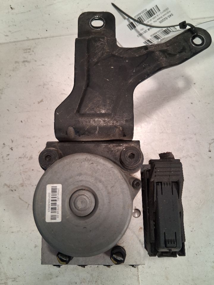 ABS Pump Module from a 2013 Hyundai Elantra, photo 1