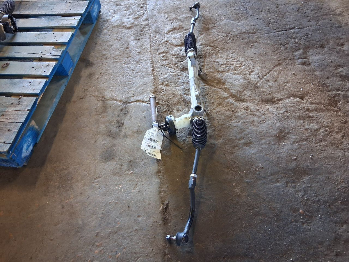 Steering Rack from a 2013 Hyundai Elantra, photo 2