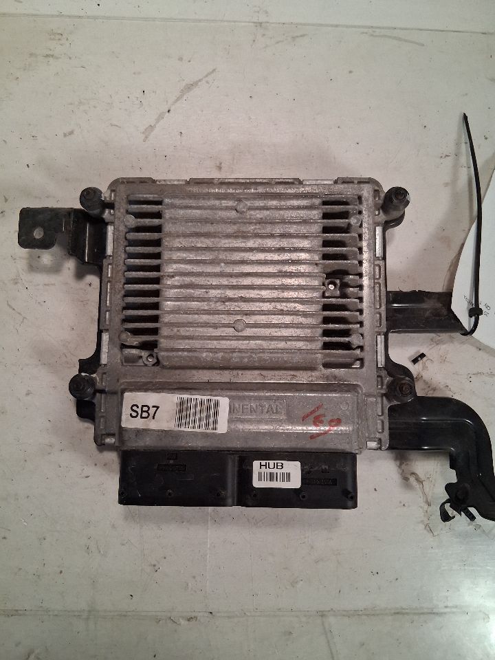 Engine Control Module (ECM/PCM) from a 2013 Hyundai Elantra, photo 1