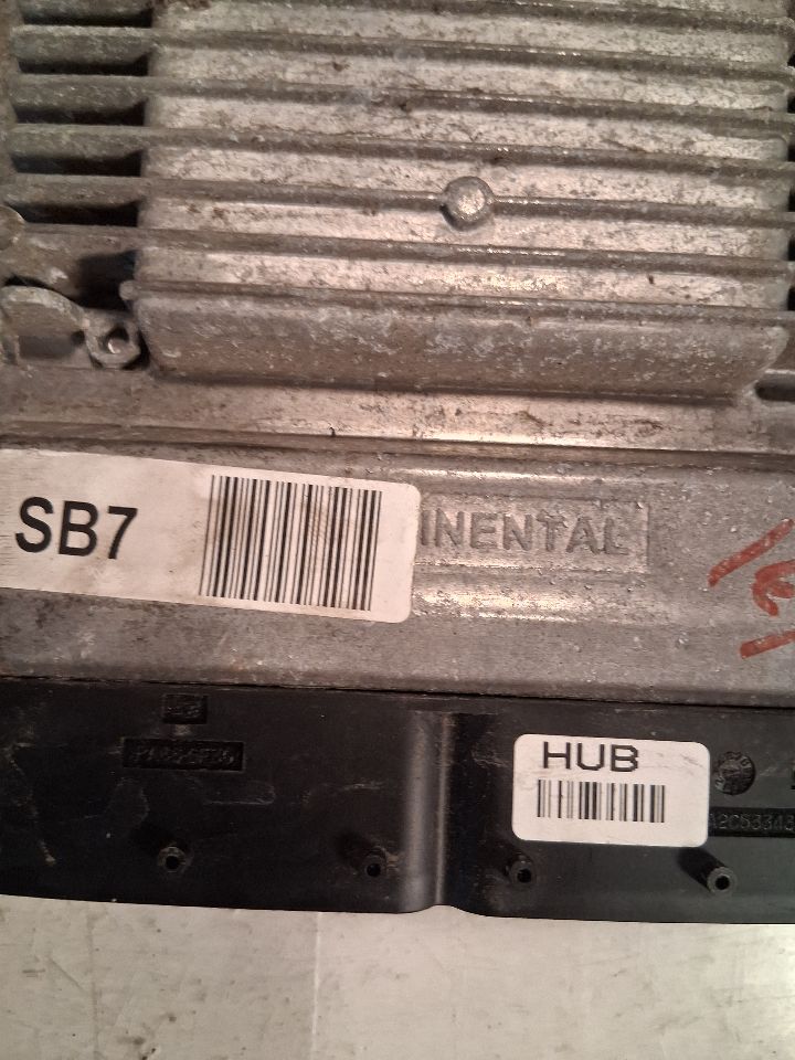 Engine Control Module (ECM/PCM) from a 2013 Hyundai Elantra, photo 2