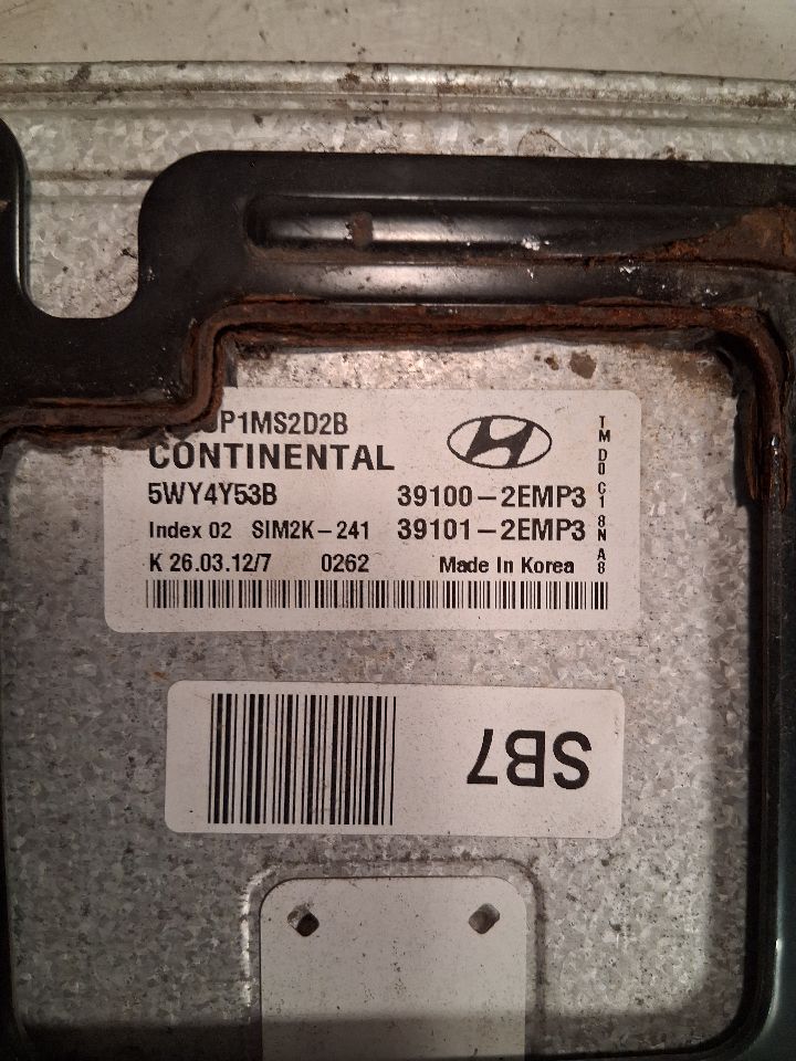 Engine Control Module (ECM/PCM) from a 2013 Hyundai Elantra, photo 3