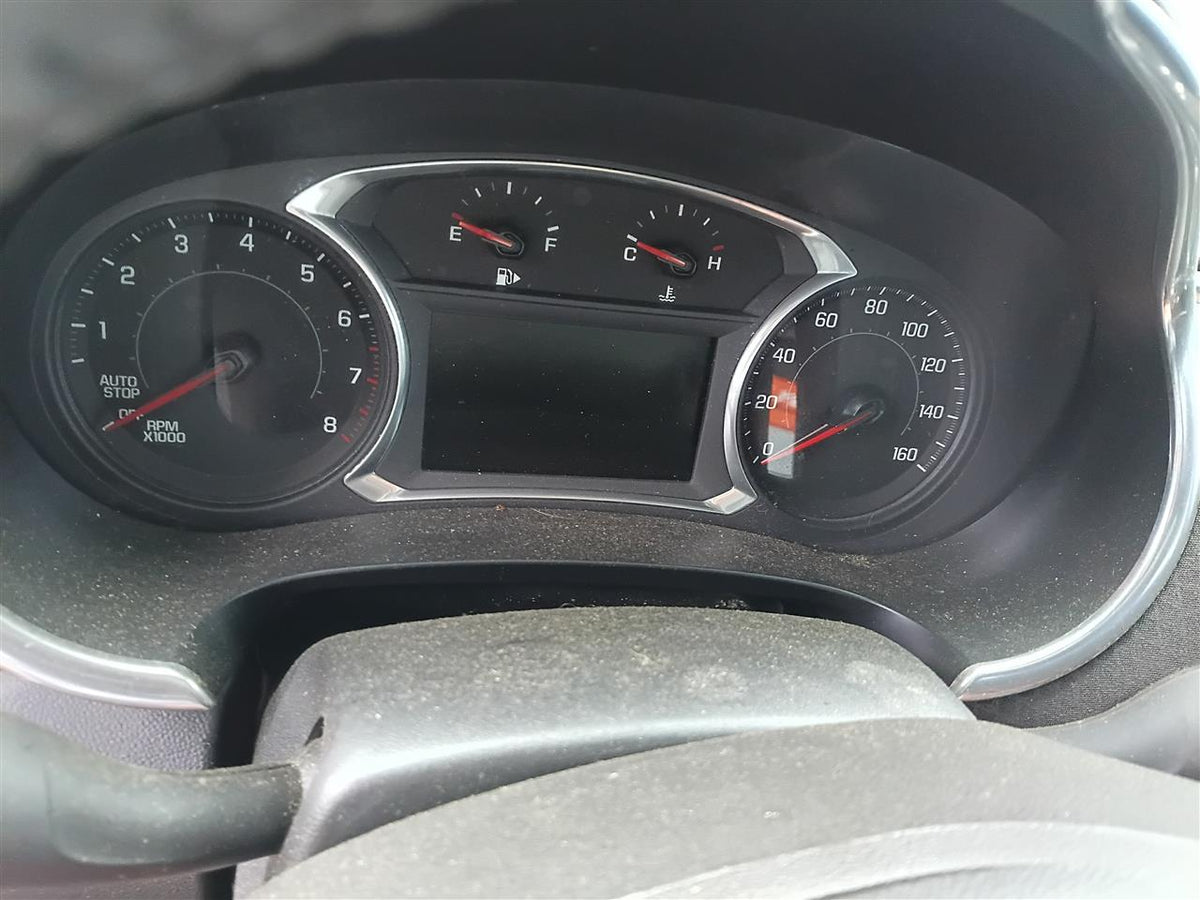 Speedometer Instrument Cluster from a 2017 Chevrolet Malibu, photo 1