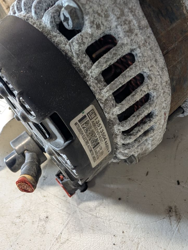 Alternator from a 2017 Chevrolet Malibu, photo 4