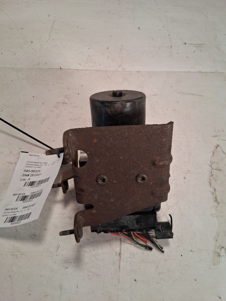 ABS Pump Module from a 2007 Chevrolet, photo 5