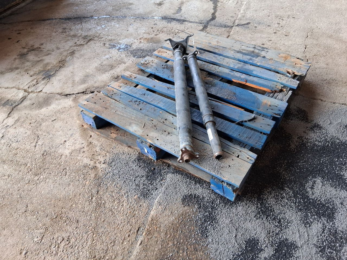 Drive Shaft from a 2012 Chrysler 300, rear, photo 4