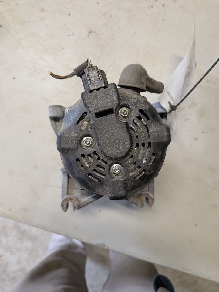 Alternator from a 2009 Mercury Grand Marquis, photo 1