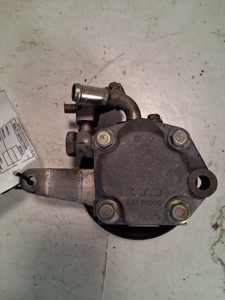Power Steering Pump from a 2005 Infiniti G35, photo 1